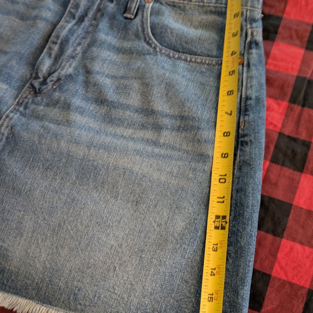 FLASH SALE! EUC Madewell denim mini skirt, 32" Waist - Picture 7 of 8
